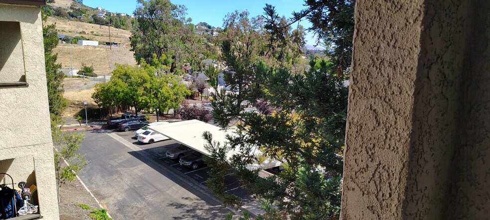 Building Photo - 705 Canonbury Way