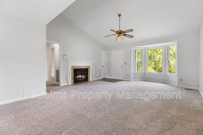 Building Photo - 3204 Blackwood Dr