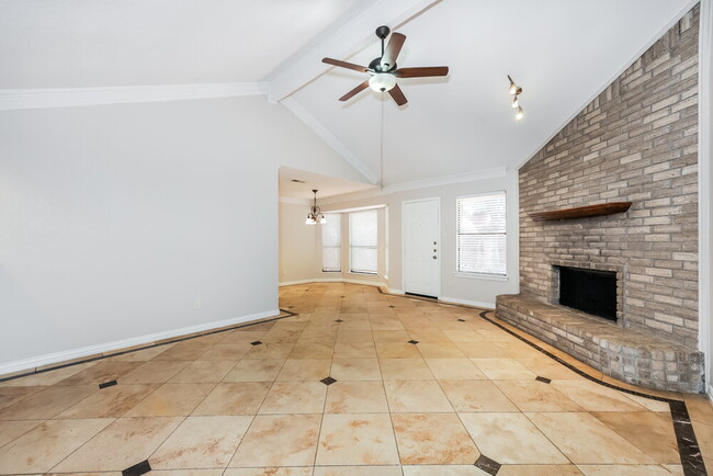 Building Photo - 3400 Meadowmoor St