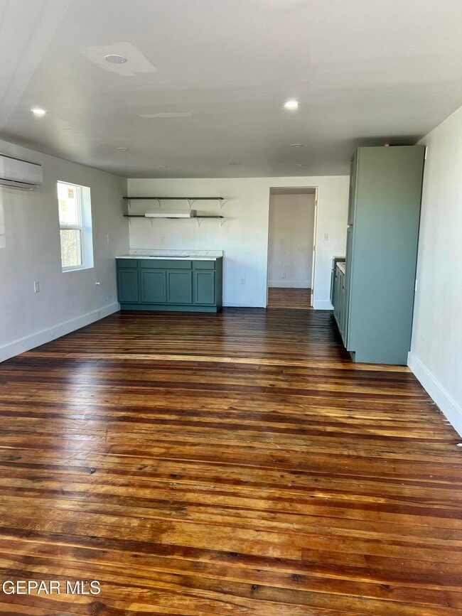 Building Photo - 716 N Glenwood St