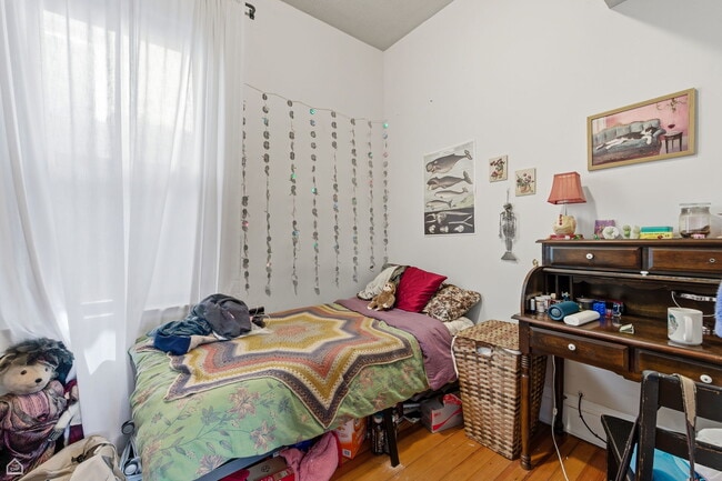 Building Photo - 3811 N Southport Ave