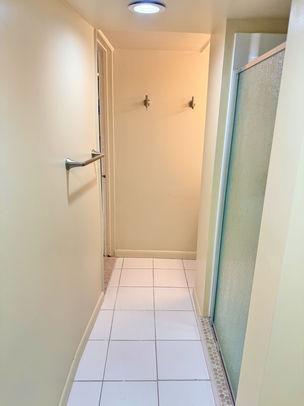 Building Photo - 925 Wilson Ave S