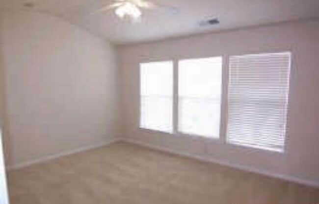 Building Photo - 2416 Normancrest Ct