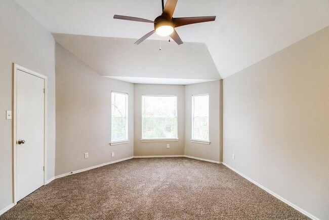Building Photo - 3310 Tenaha Dr