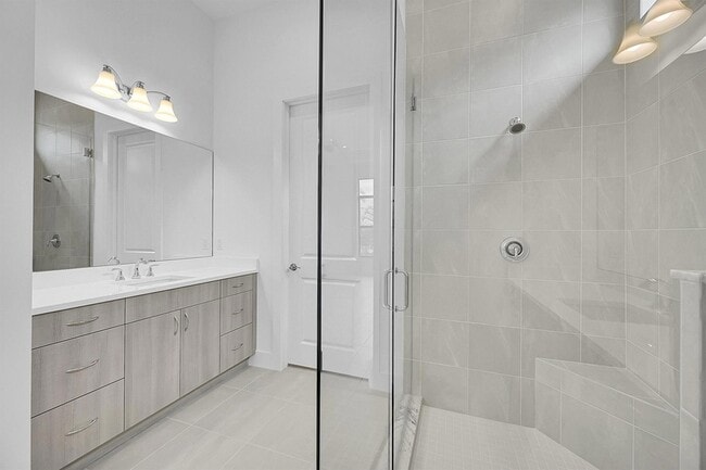 Building Photo - 13917 Vivant Dr