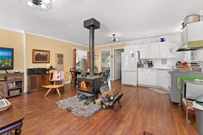 Building Photo - LONG-TERM: Tahoma Cabin, Washer-Dryer, Woo...