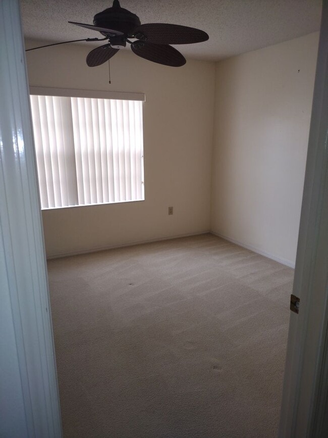 Building Photo - 2 bedroom 2 bathroom Large House for rent ...