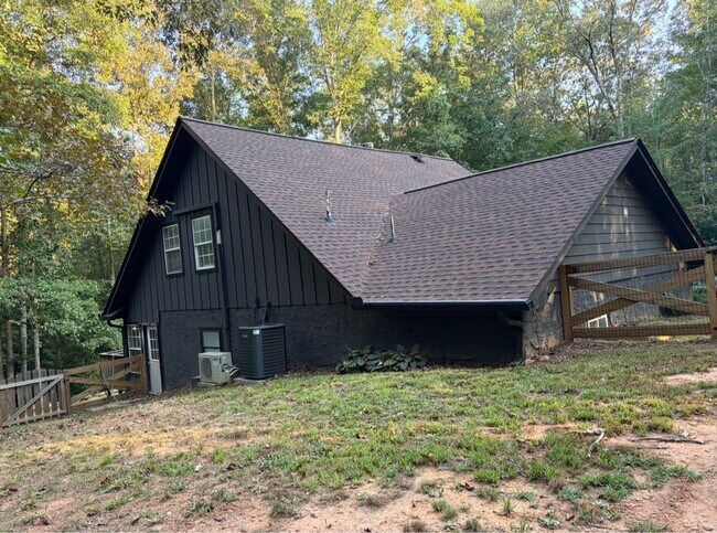 Building Photo - 5134 Post Rd