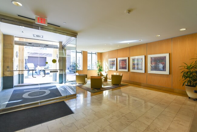 Building Photo - Gorgeous Studio w/ Hardwoods & Balcony