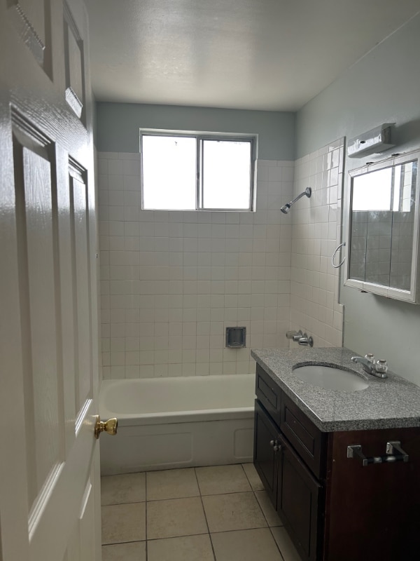 Building Photo - 841 N Orange St