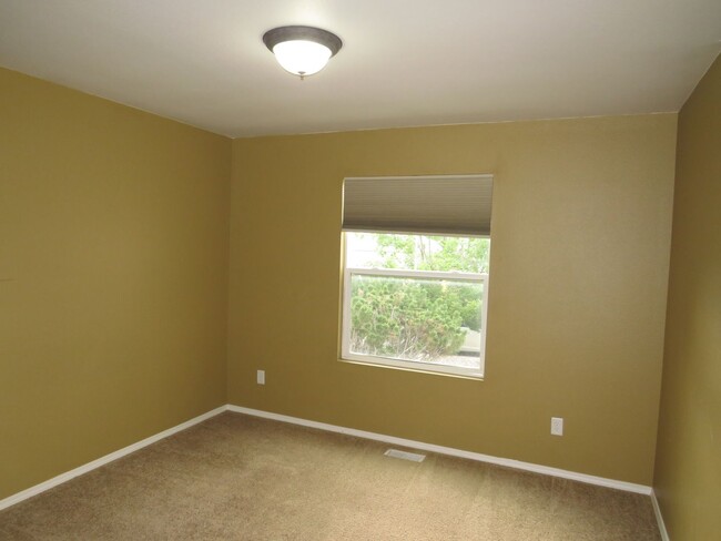 Building Photo - Beautiful 3 Bedroom Rancher in Stetson Hills