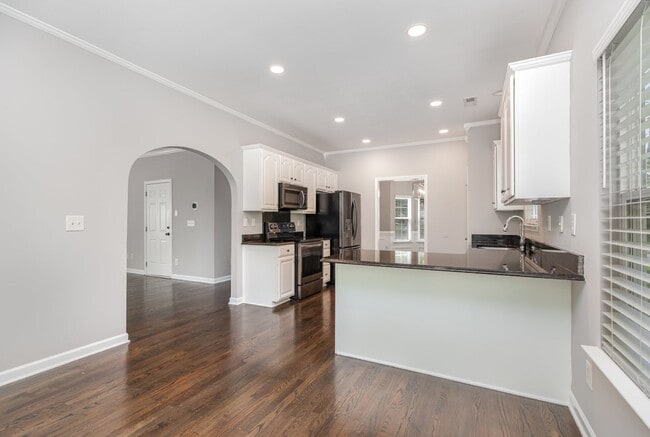 Building Photo - 8526 Suttonview Dr