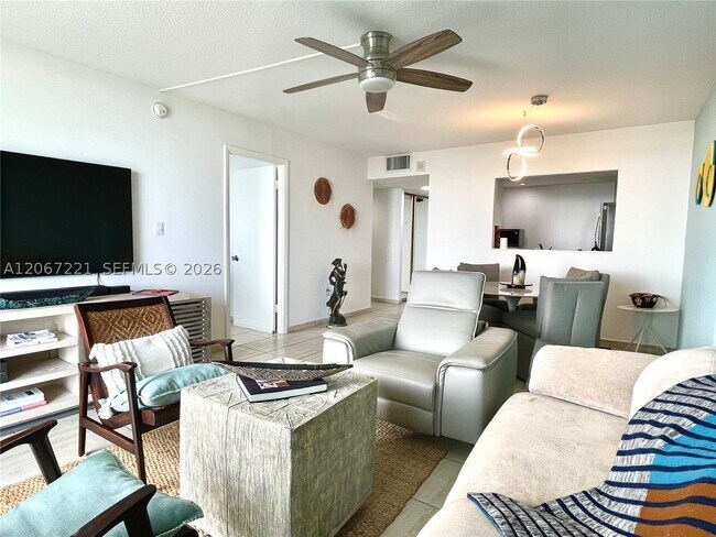 Building Photo - 401 Ocean 318