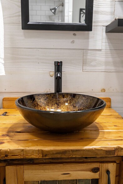 Building Photo - 810 E Pershing St