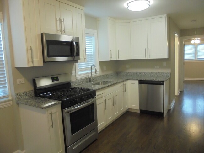 Building Photo - 7609 W 63rd Pl