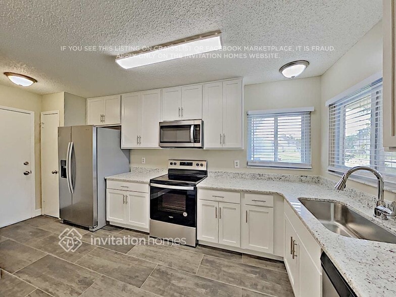 Building Photo - 562 Cidermill Pl