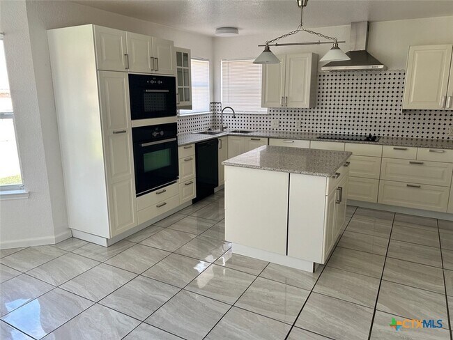 Building Photo - 4501 Alleeta Dr