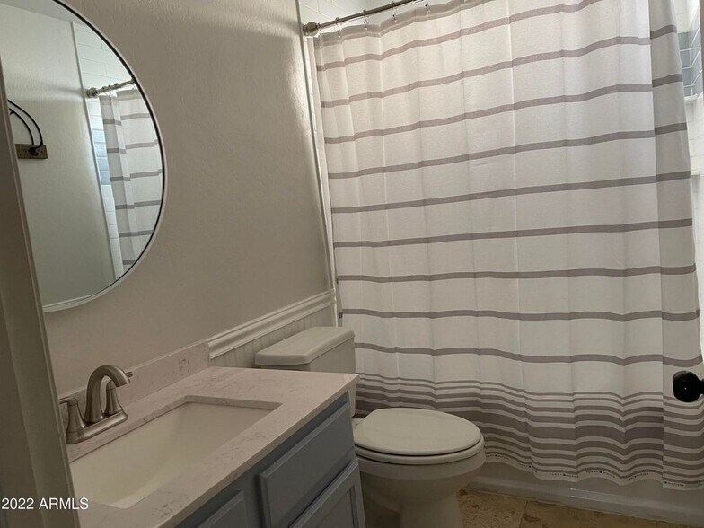 Building Photo - 106 S 110th St