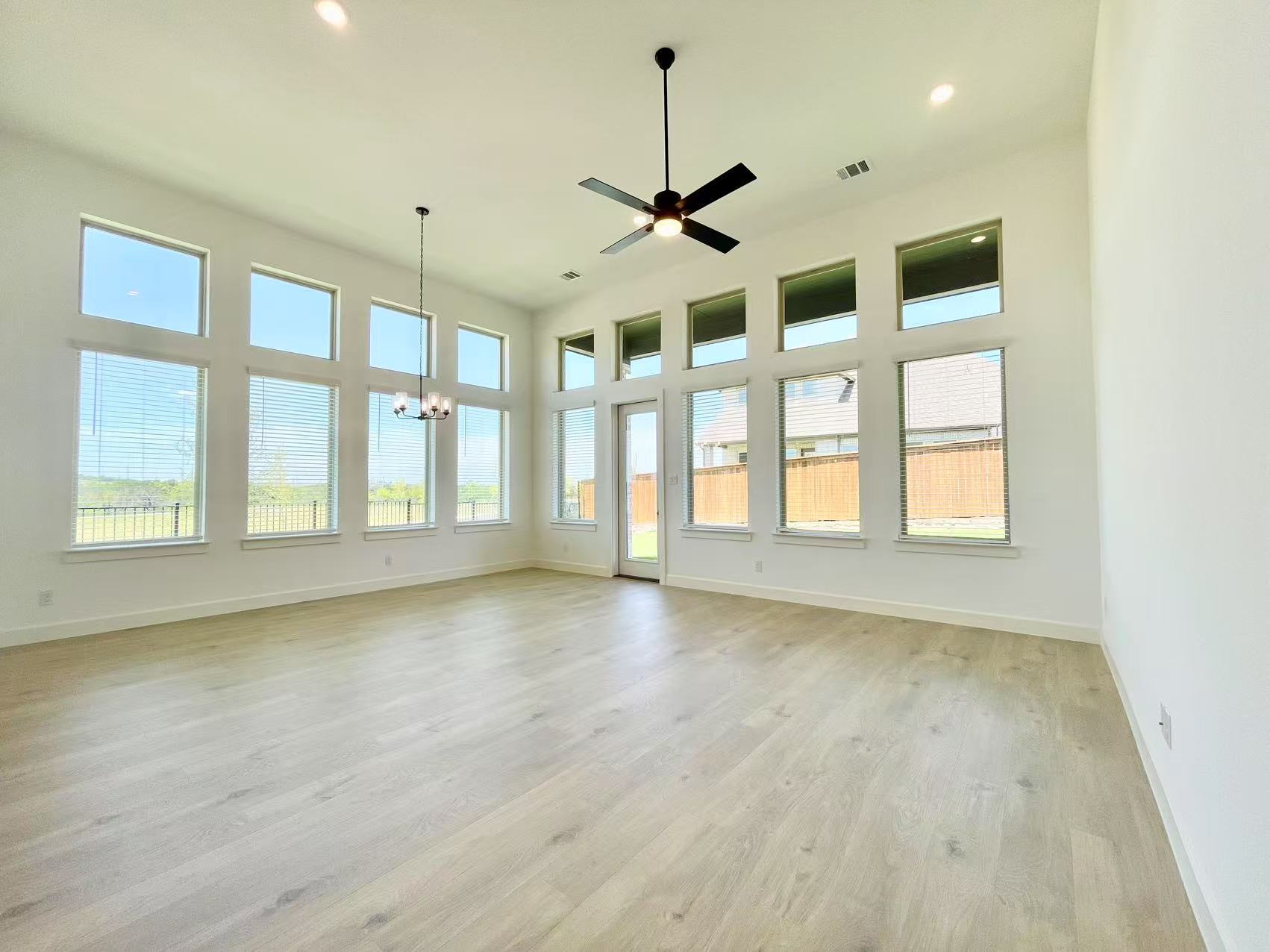 Building Photo - 15603 Valerian Trl