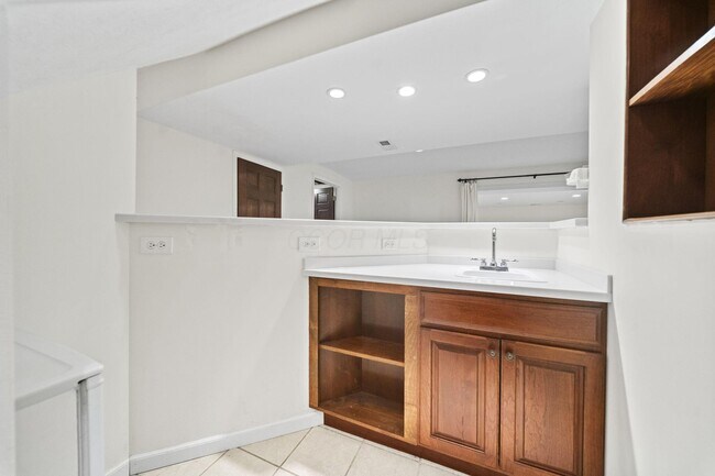 Building Photo - 7854 Astra Cir