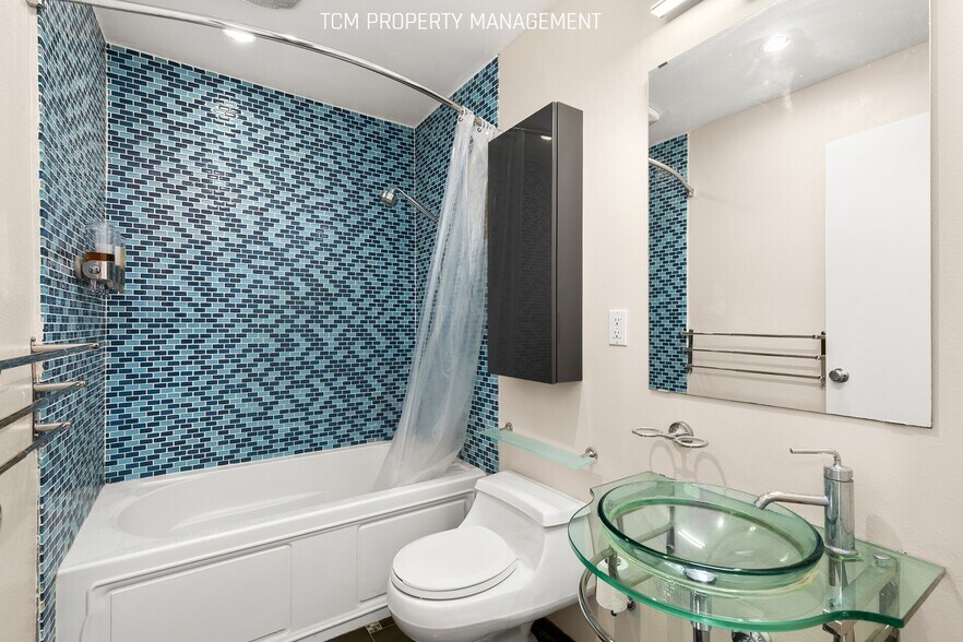 Building Photo - 2939 76th Ave SE