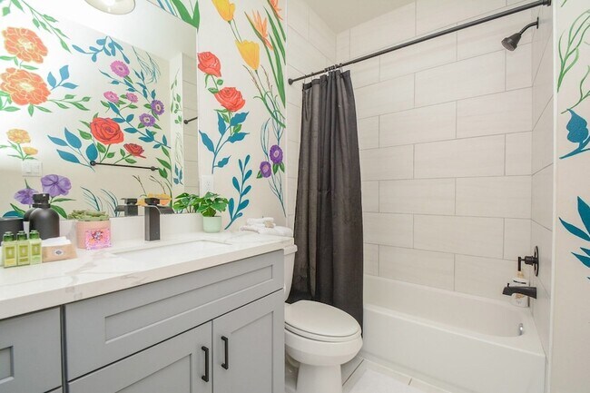 Building Photo - 1504 Evelyn St