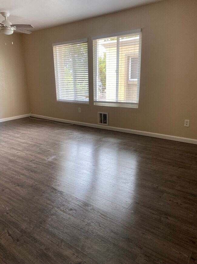 Building Photo - 1621 Pentecost Way