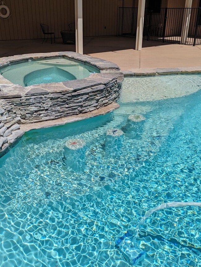 Building Photo - Luxury 5 Bedroom Home in Palo Verde Ranch