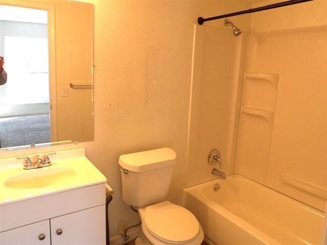 Building Photo - 2107 NW 38th St