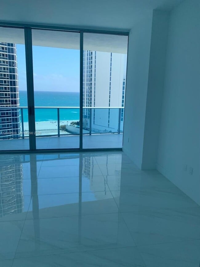 Building Photo - 17550 Collins Ave