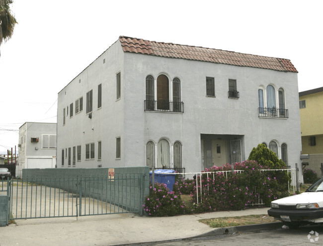 Building Photo - 1345 W 38th St