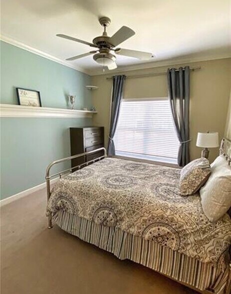 Second bedroom upstairs - 12015 Valley Oak St