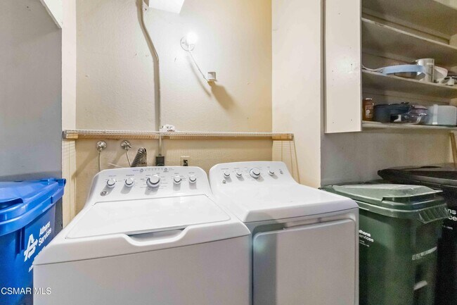 Building Photo - 646 Via Colinas