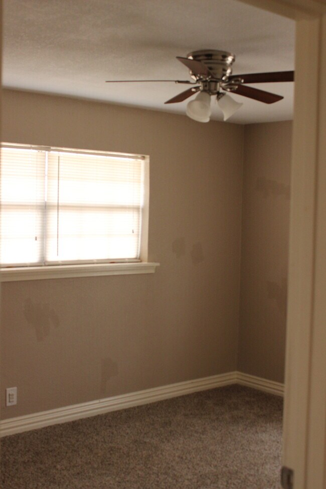 Building Photo - Ready to move in.....