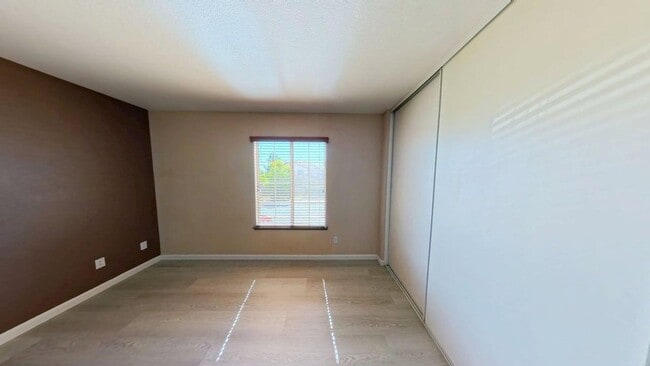 Building Photo - 37978 Spur Dr