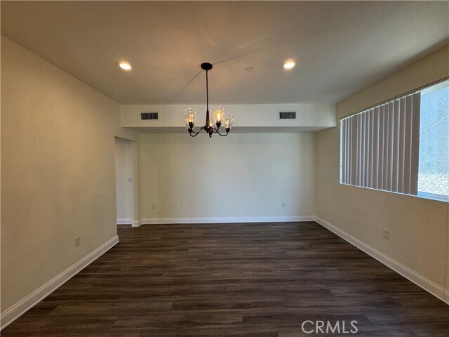 Building Photo - 14934 Burbank Blvd