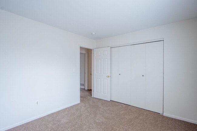 Building Photo - Charming 2-Bedroom Ranch Home with Garage and Spacious Backyard in Dover, DE