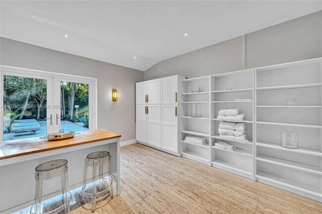 Building Photo - 607 Melaleuca Ln