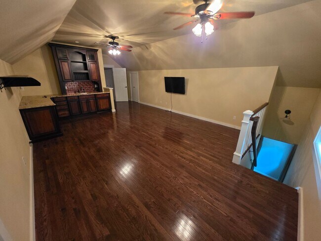Building Photo - Luxurious 3-Bedroom Home in Poughquag, NY