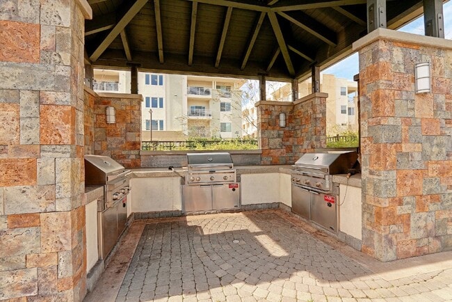 Building Photo - 13021 Central Ave