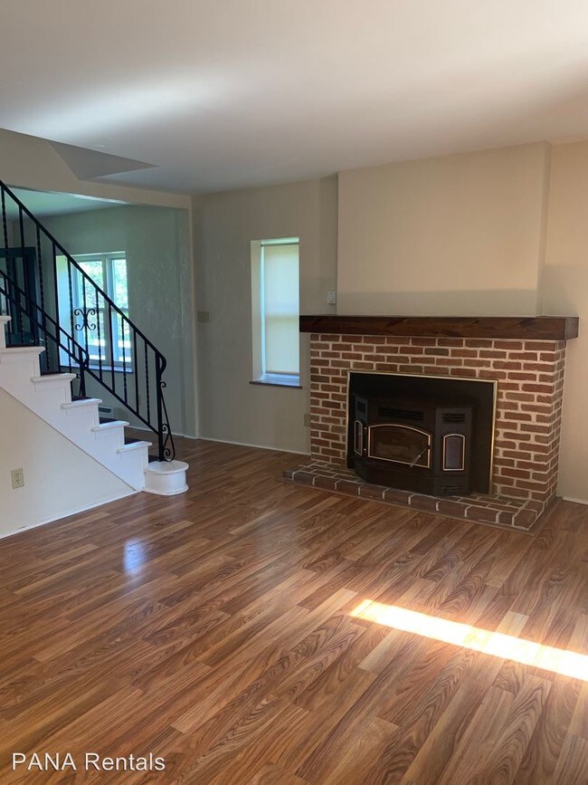 Building Photo - 600-608 N 25th St