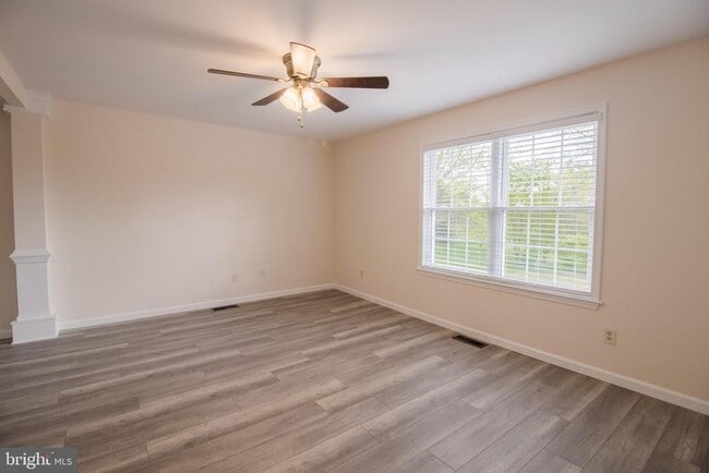 Building Photo - 254 Stanford Pl