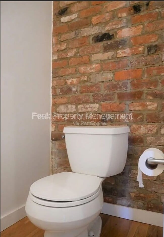 Building Photo - 2521 O St