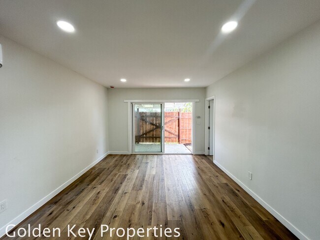 Building Photo - Welcome to your beautifully renovated sing...