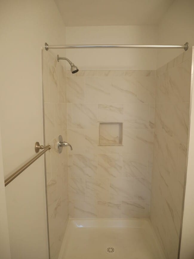 Building Photo - 4 Bedroom Townhome- Silver Spring, MD