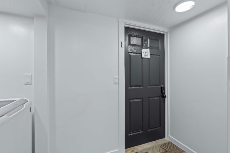 Building Photo - 610 W 5735 S