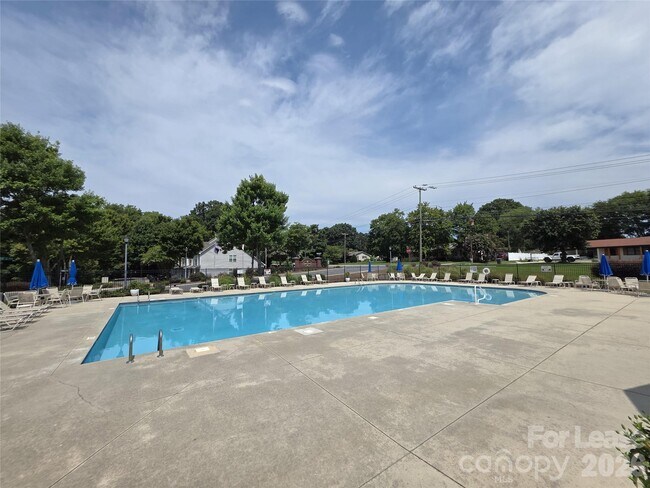 Building Photo - 360 Tidmarsh Ct NW