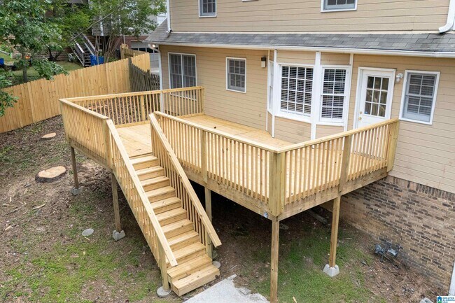 Building Photo - 5100 Weatherford Dr