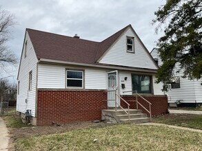 Building Photo - Charming Four-Bedroom Family Home in Hampton Heights