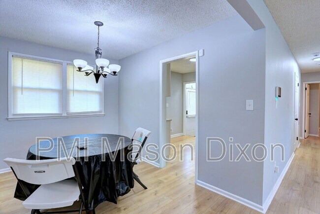 Building Photo - 8523 Fieldway Dr